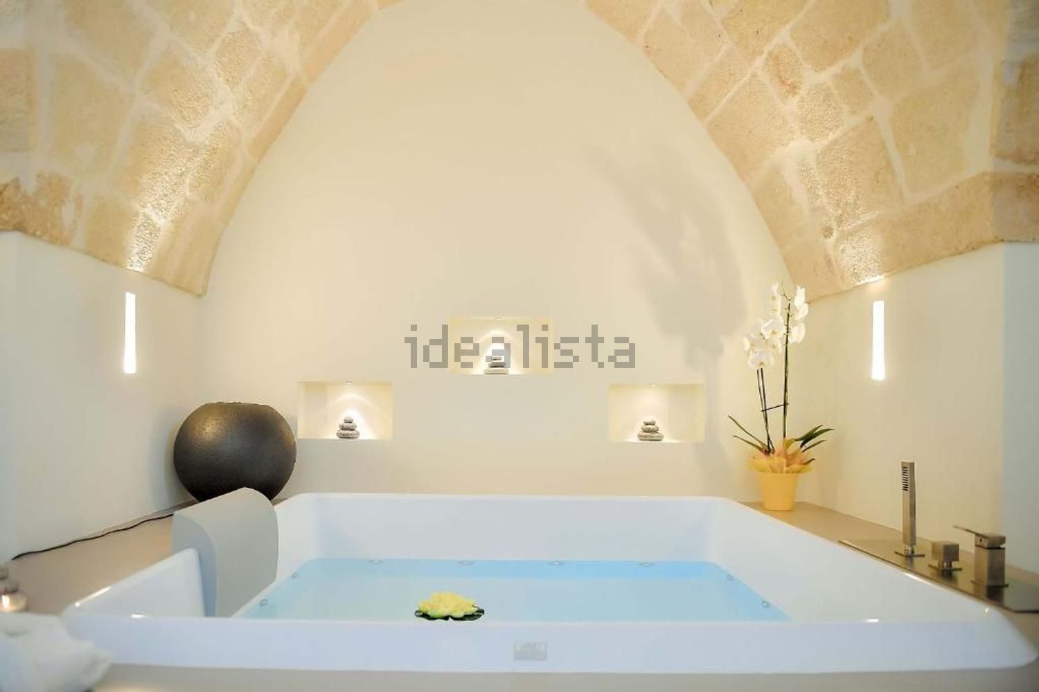 casa indipendente in vendita a Monopoli in zona Centro Storico