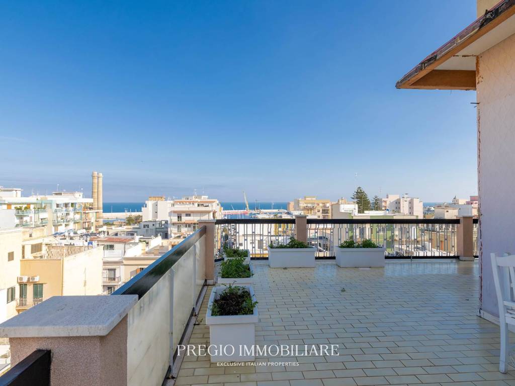 appartamento in vendita a Monopoli in zona Centro Storico