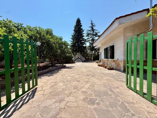 casa indipendente in vendita a Monopoli in zona Cristo delle Zolle