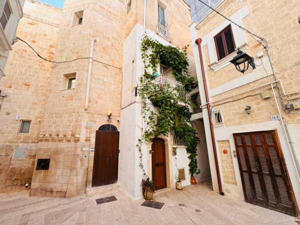 appartamento in vendita a Monopoli in zona Centro Storico