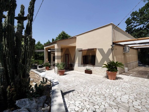 casa indipendente in vendita a Monopoli in zona Cristo Re