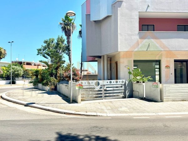 locale di sgombero in vendita a Monopoli
