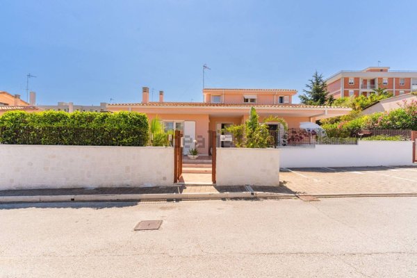 casa indipendente in vendita a Monopoli