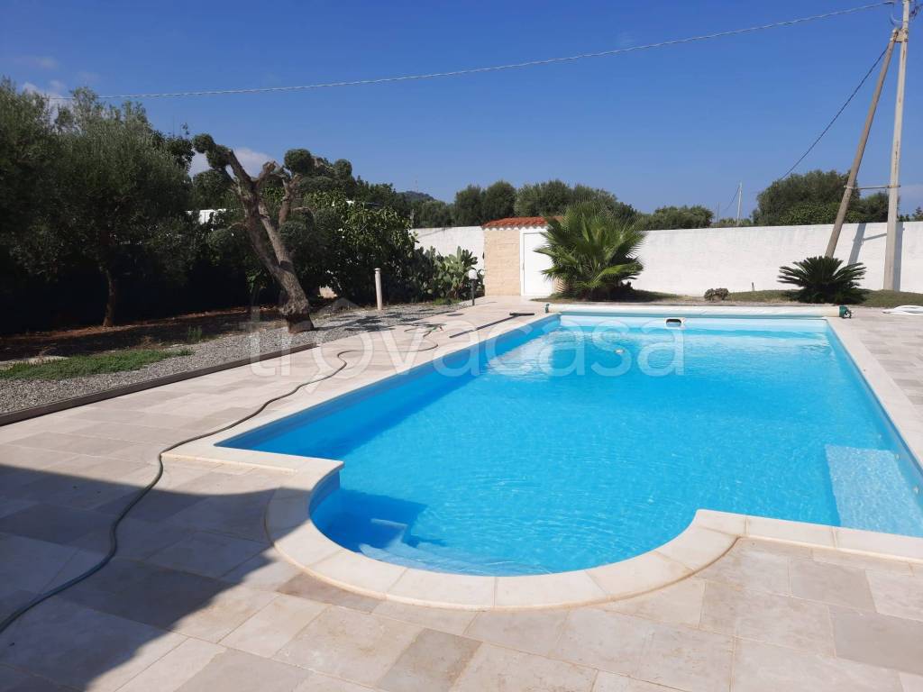 casa indipendente in vendita a Monopoli in zona Cristo delle Zolle