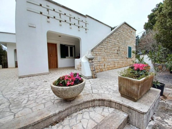 casa indipendente in vendita a Monopoli in zona Cristo delle Zolle