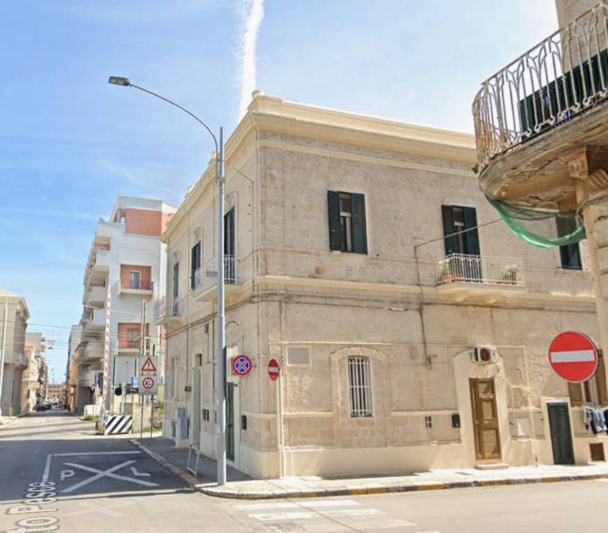 locale di sgombero in vendita a Monopoli in zona Centro Storico