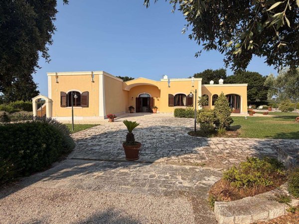 casa indipendente in vendita a Monopoli in zona Cristo delle Zolle