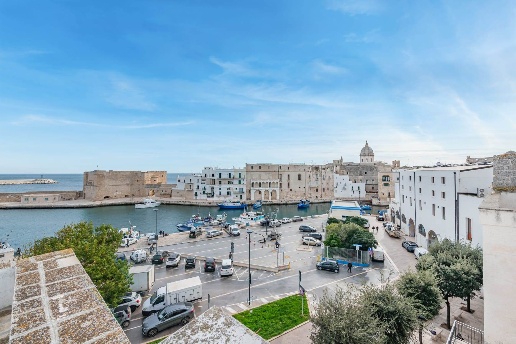 casa indipendente in vendita a Monopoli in zona Centro Storico
