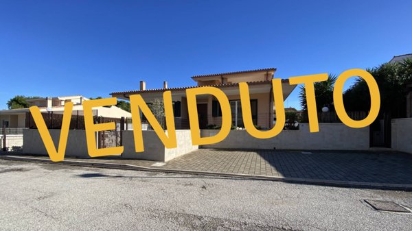 casa indipendente in vendita a Monopoli