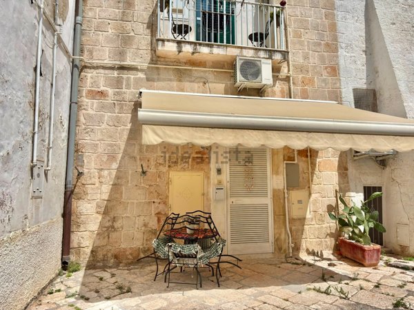 casa indipendente in vendita a Monopoli in zona Centro Storico