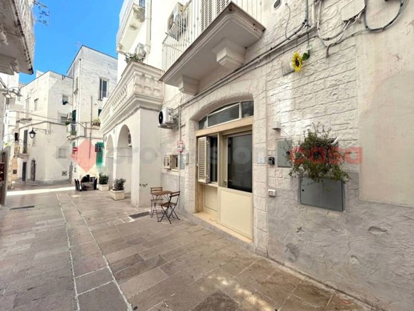 casa indipendente in vendita a Monopoli in zona Centro Storico