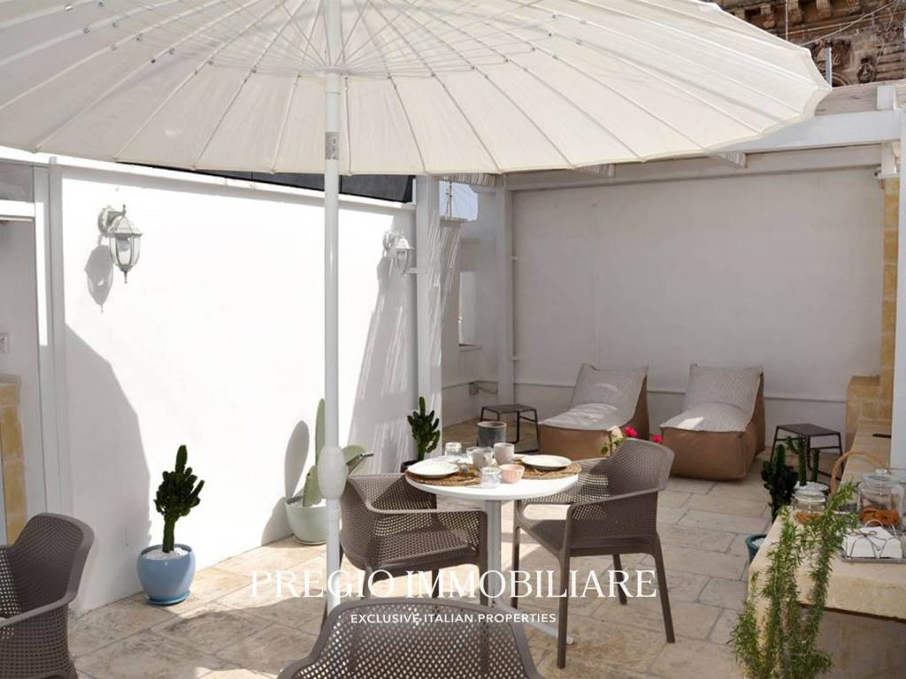 casa indipendente in vendita a Monopoli in zona Centro Storico
