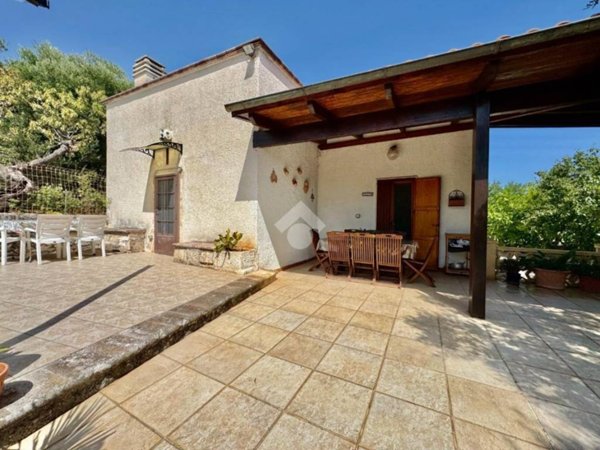 casa indipendente in vendita a Monopoli in zona Cristo Re