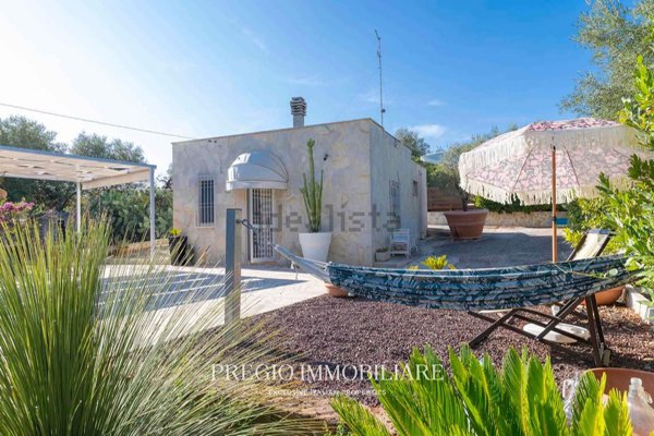 casa indipendente in vendita a Monopoli in zona Centro Storico