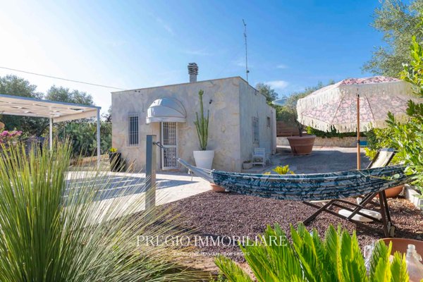 casa indipendente in vendita a Monopoli in zona Centro Storico