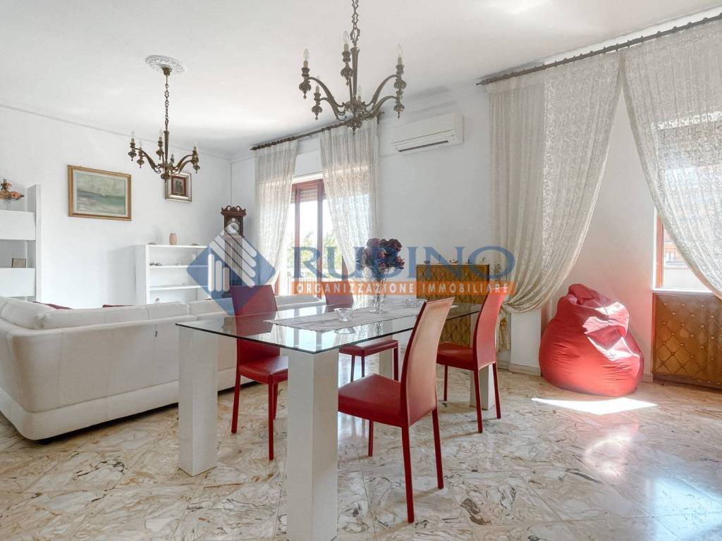 appartamento in vendita a Monopoli in zona Centro Storico