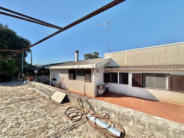 casa indipendente in vendita a Monopoli in zona Cozzana