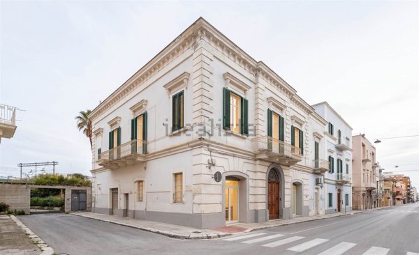 casa indipendente in vendita a Monopoli in zona Centro Storico