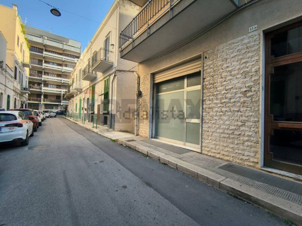 locale commerciale in vendita a Monopoli in zona Centro Storico