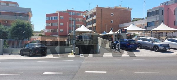 box auto in vendita a Monopoli