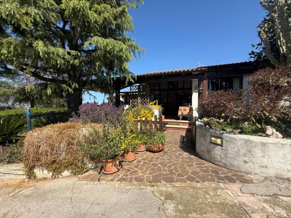 casa indipendente in vendita a Monopoli in zona Lamascrasciola