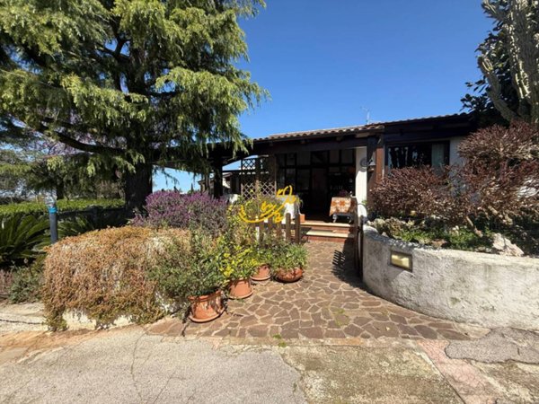 casa indipendente in vendita a Monopoli in zona Lamascrasciola