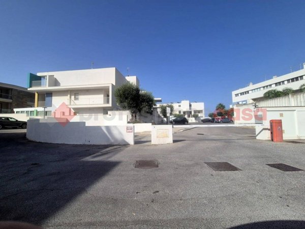 box auto in vendita a Monopoli