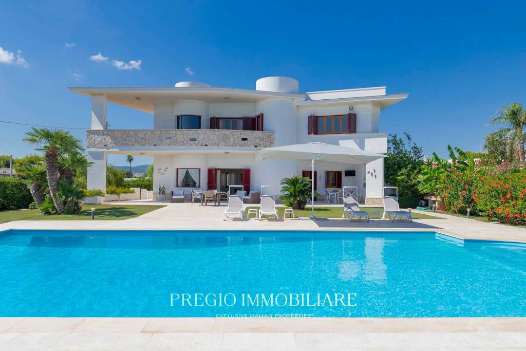 casa indipendente in vendita a Monopoli