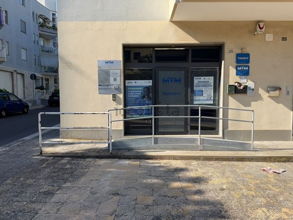 ufficio in vendita a Monopoli in zona Centro Storico