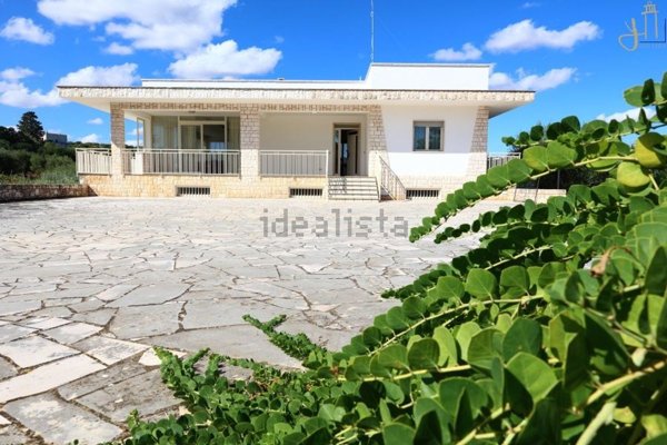 casa indipendente in vendita a Monopoli in zona Cozzana