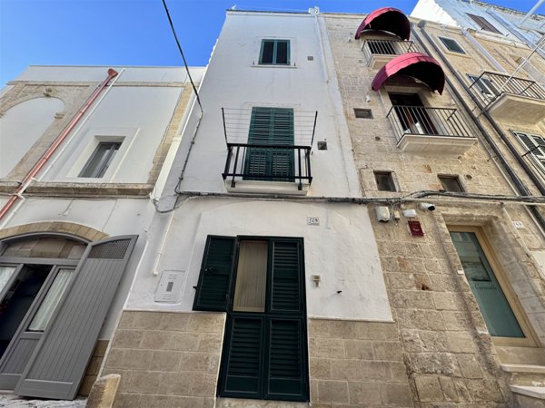 casa indipendente in vendita a Monopoli in zona Centro Storico