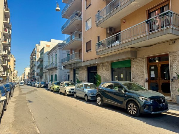 locale commerciale in vendita a Monopoli in zona Centro Storico