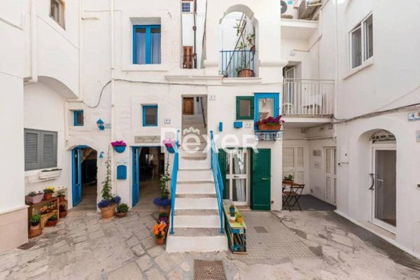 casa indipendente in vendita a Monopoli in zona Centro Storico