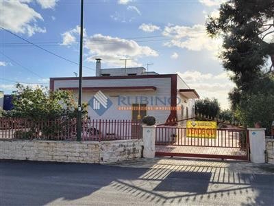 casa indipendente in vendita a Monopoli in zona Cristo delle Zolle