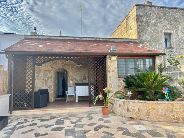 casa indipendente in vendita a Monopoli in zona Cozzana