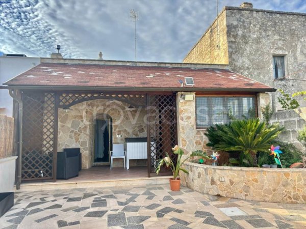 casa indipendente in vendita a Monopoli in zona Cozzana