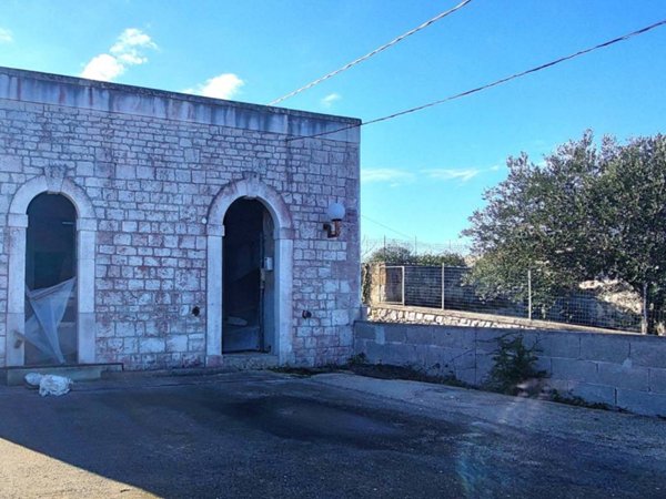 casa indipendente in vendita a Noci
