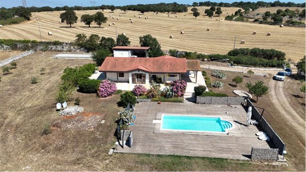 casa indipendente in vendita a Noci