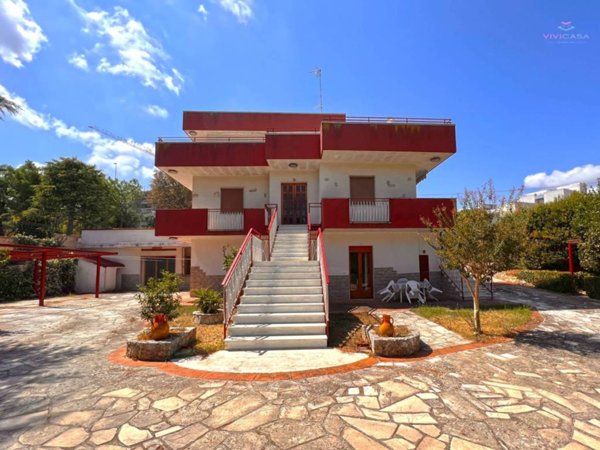 casa indipendente in vendita a Noci