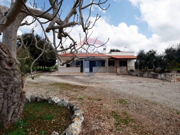 casa indipendente in vendita a Noci in zona Lamadacqua