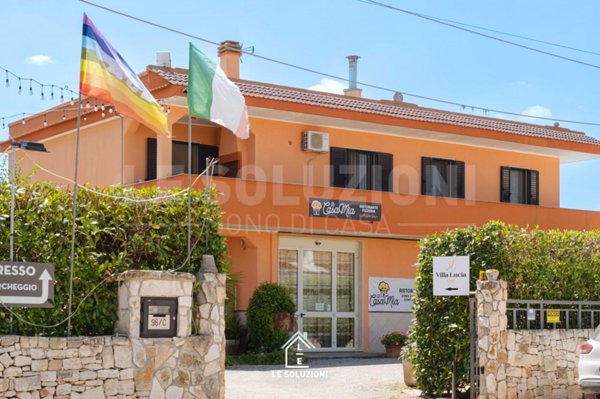 casa indipendente in vendita a Noci in zona Lamadacqua