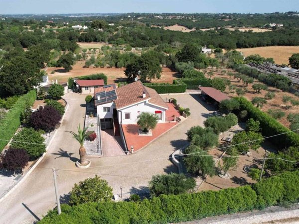 casa indipendente in vendita a Noci