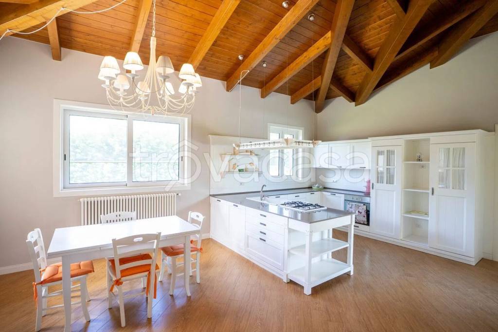 casa indipendente in vendita a Noci