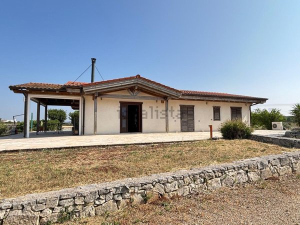 casa indipendente in vendita a Noci