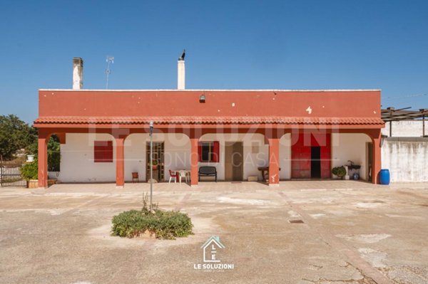 casa indipendente in vendita a Noci in zona Lamadacqua