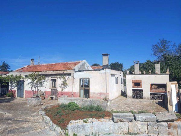 casa indipendente in vendita a Noci