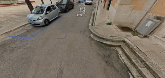 locale commerciale in vendita a Noci