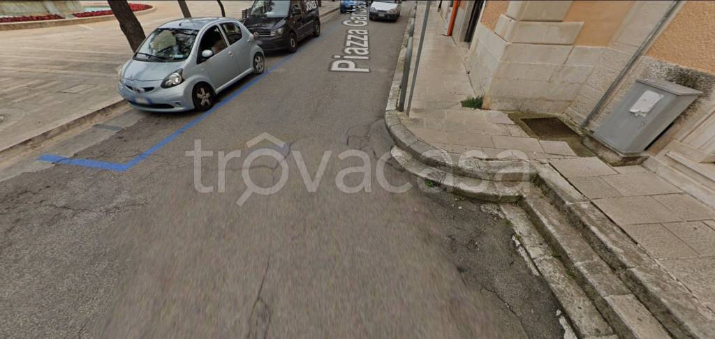 locale commerciale in vendita a Noci