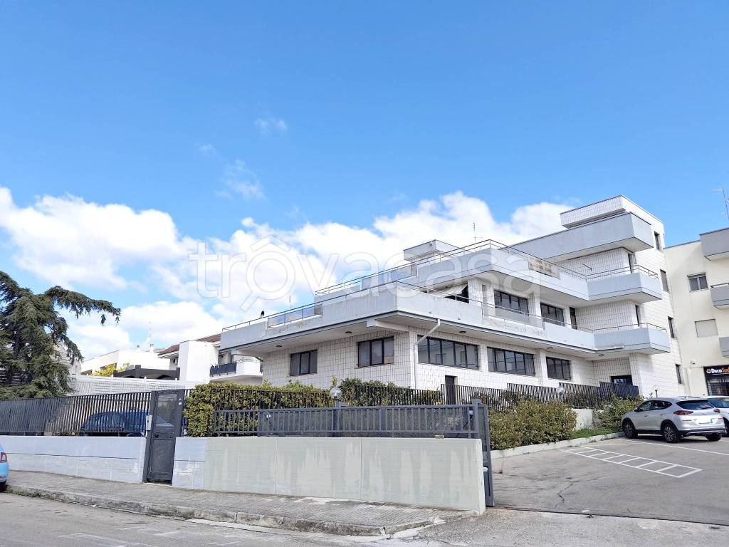 casa semindipendente in vendita a Noci