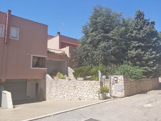 casa indipendente in vendita a Noci